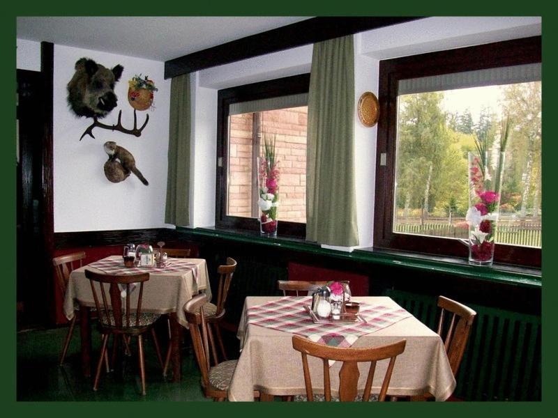 Hotel-Restaurant Johanniskreuz Trippstadt Екстер'єр фото