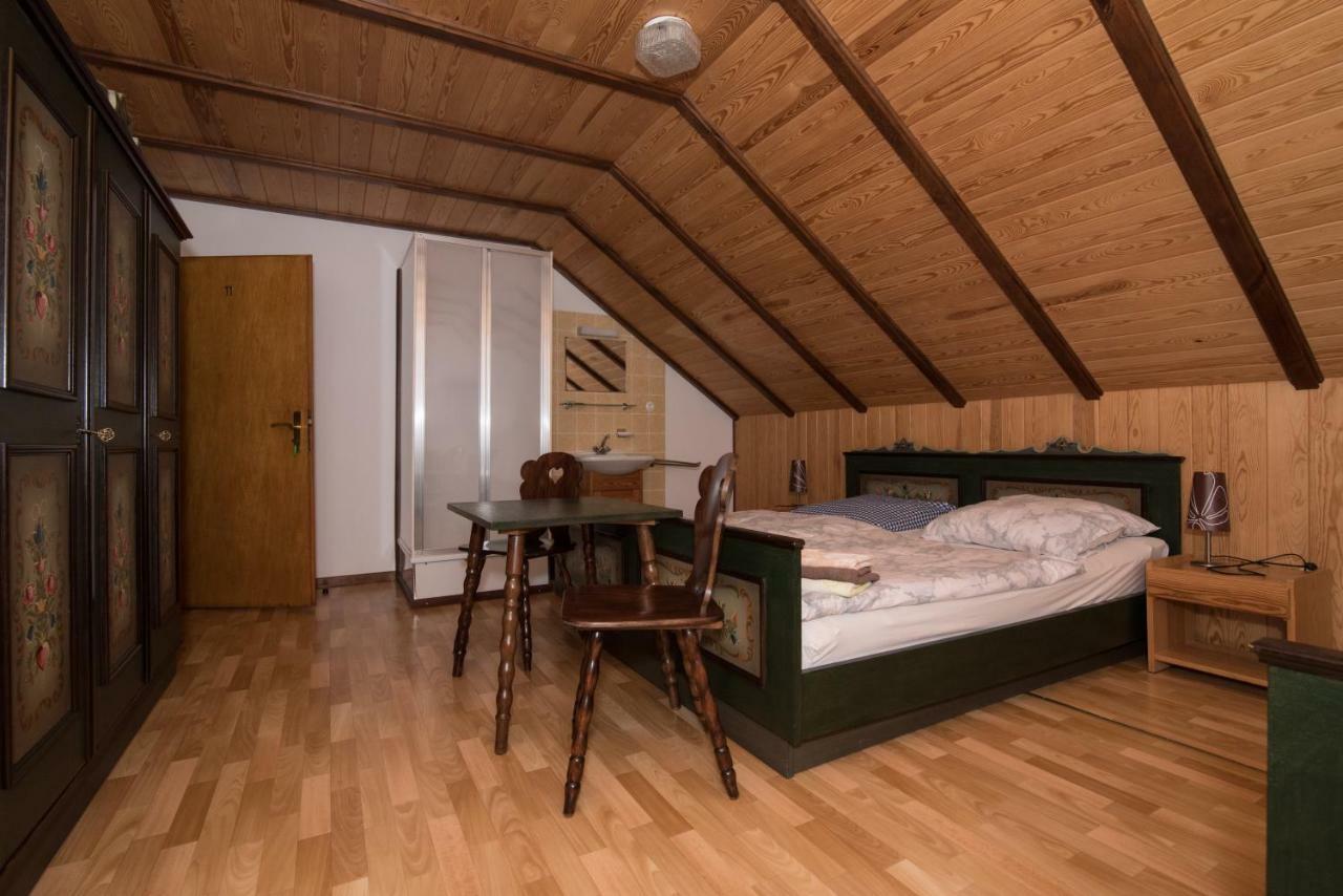 Hotel-Restaurant Johanniskreuz Trippstadt Екстер'єр фото