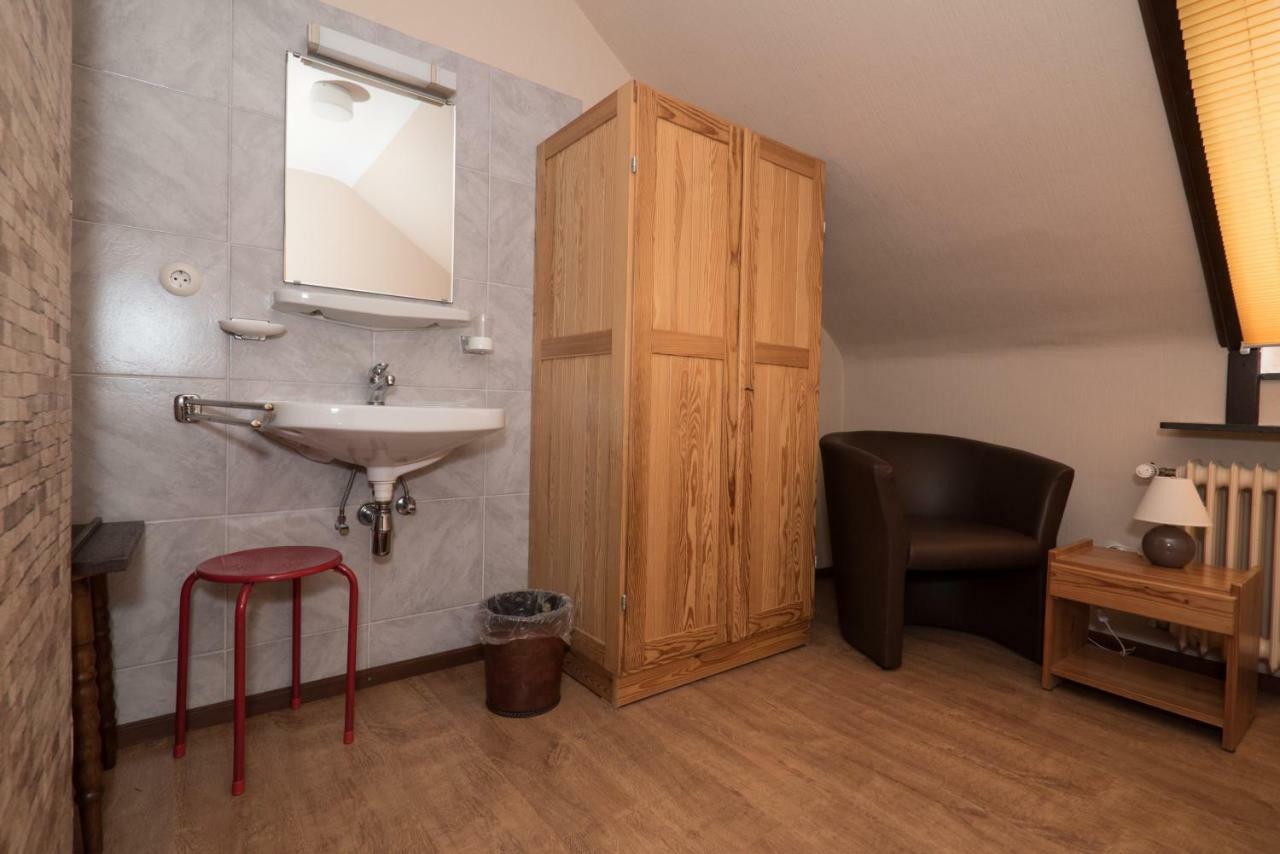 Hotel-Restaurant Johanniskreuz Trippstadt Екстер'єр фото